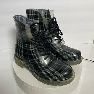 Dirty Laundry boots size 9